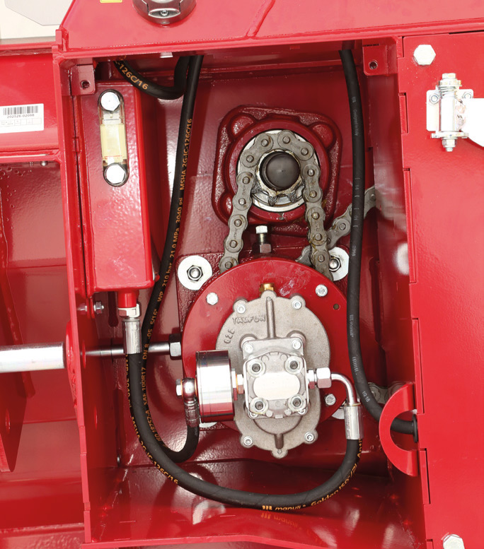 Antrieb der Hydraulikpumpe über Getriebe mit Druckfilter